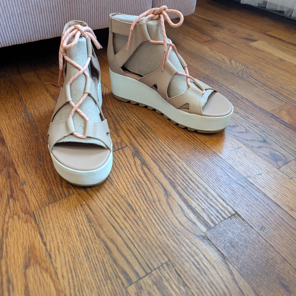 Sorel Orange and Tan Gladiator Sandals